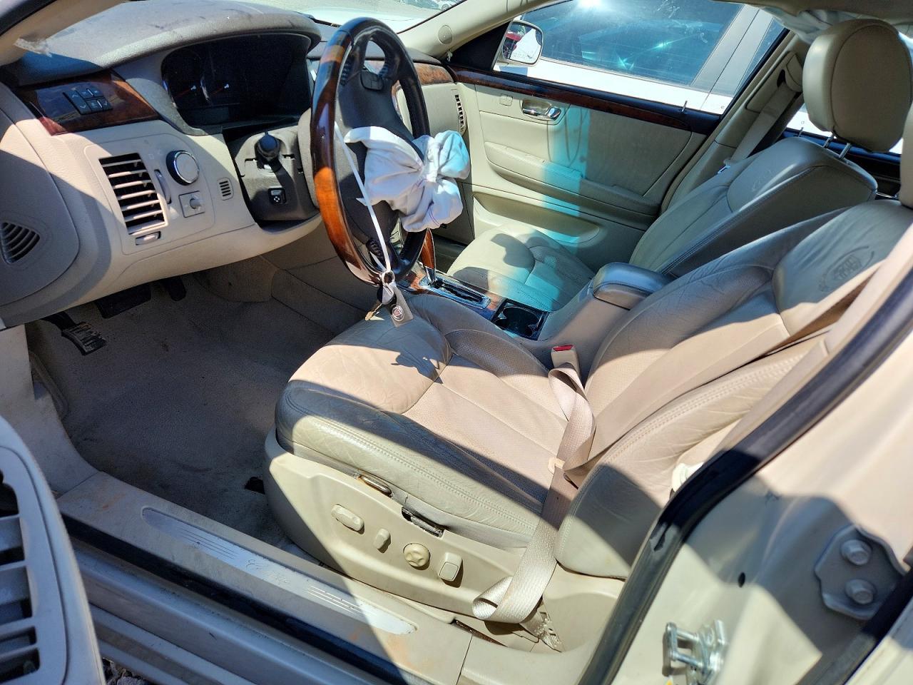 2011 CADILLAC DTS