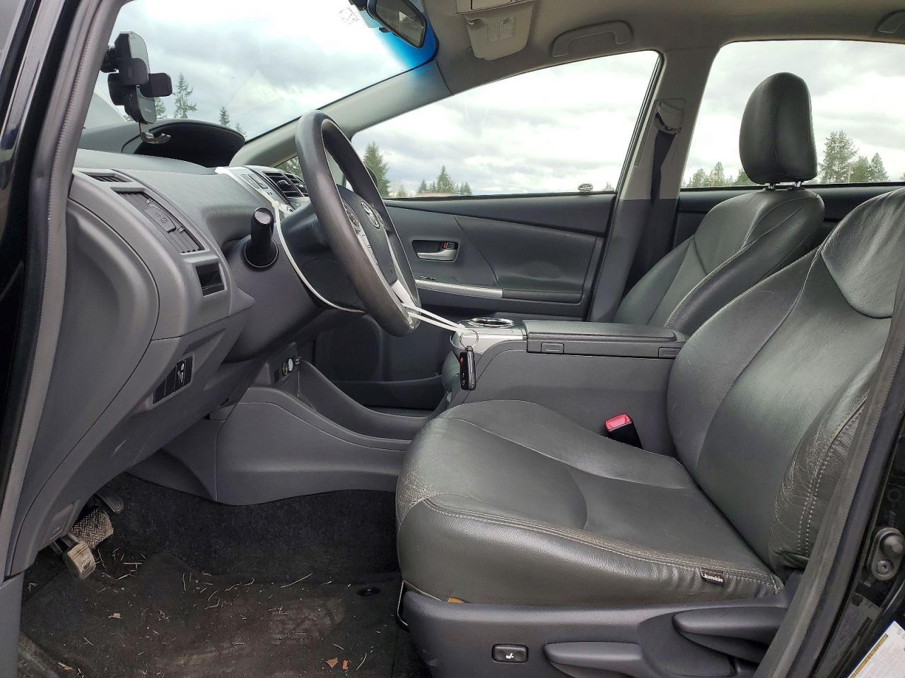 2013 TOYOTA PRIUS V
