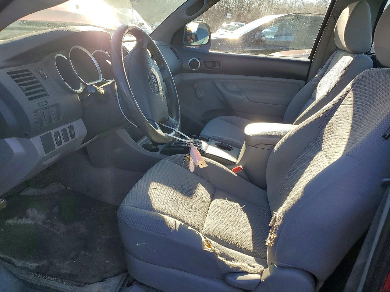 2011 TOYOTA TACOMA
