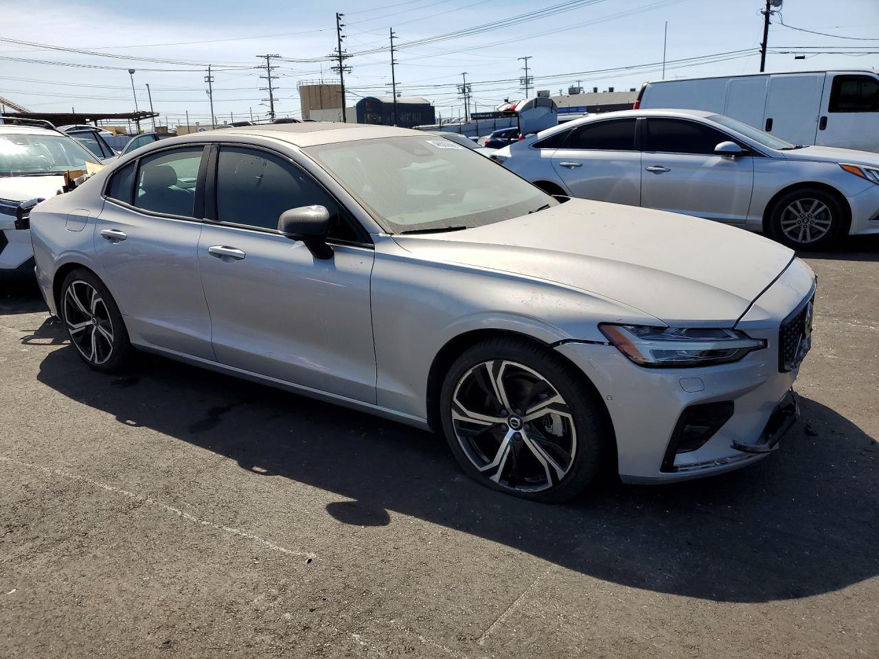 2024 VOLVO S60