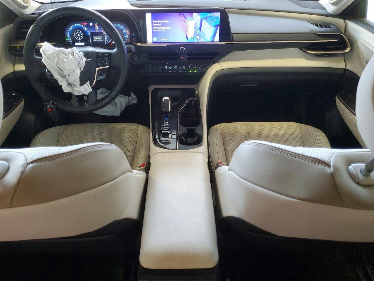 2024 TOYOTA Crown