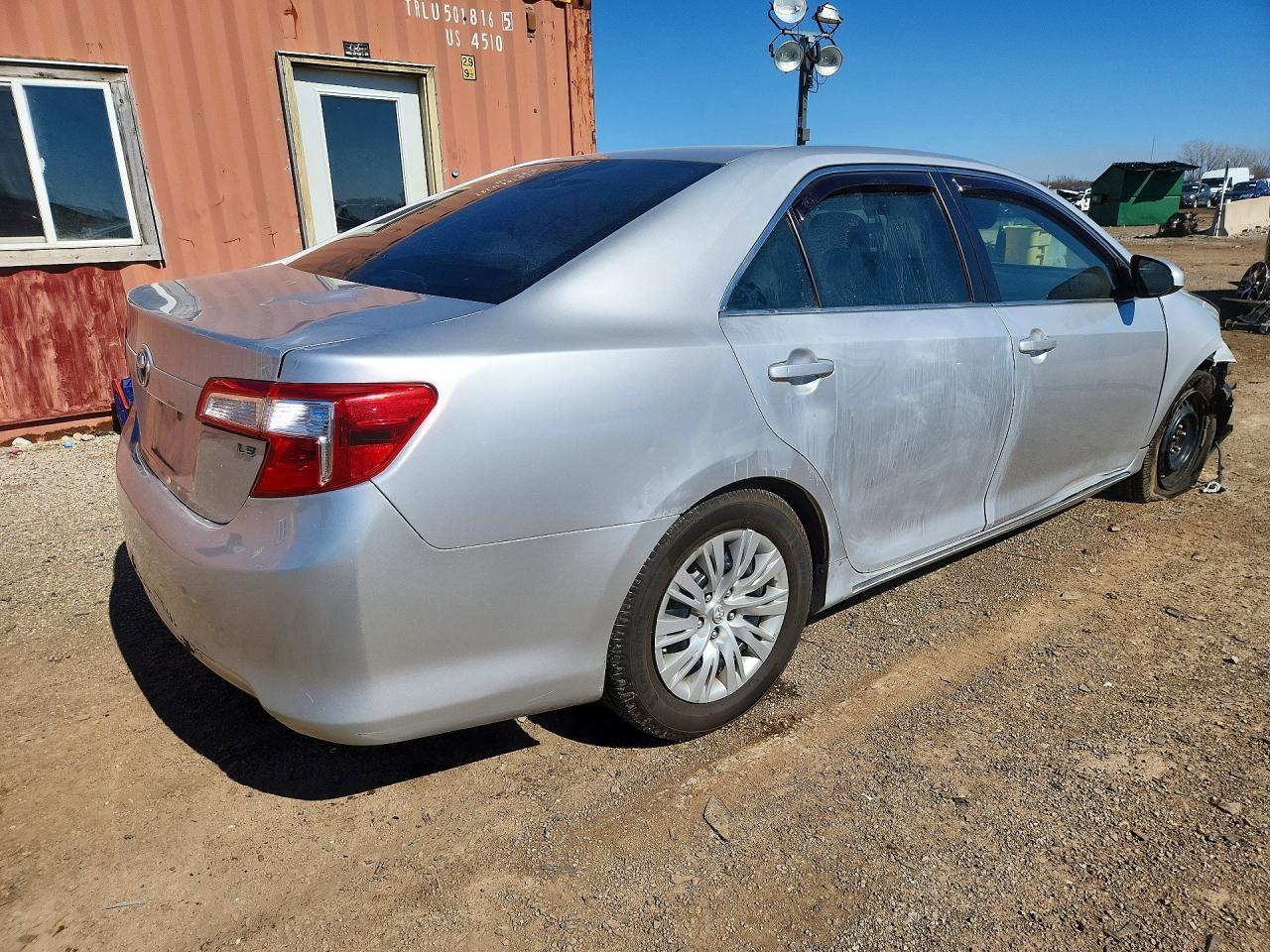 2014 TOYOTA CAMRY