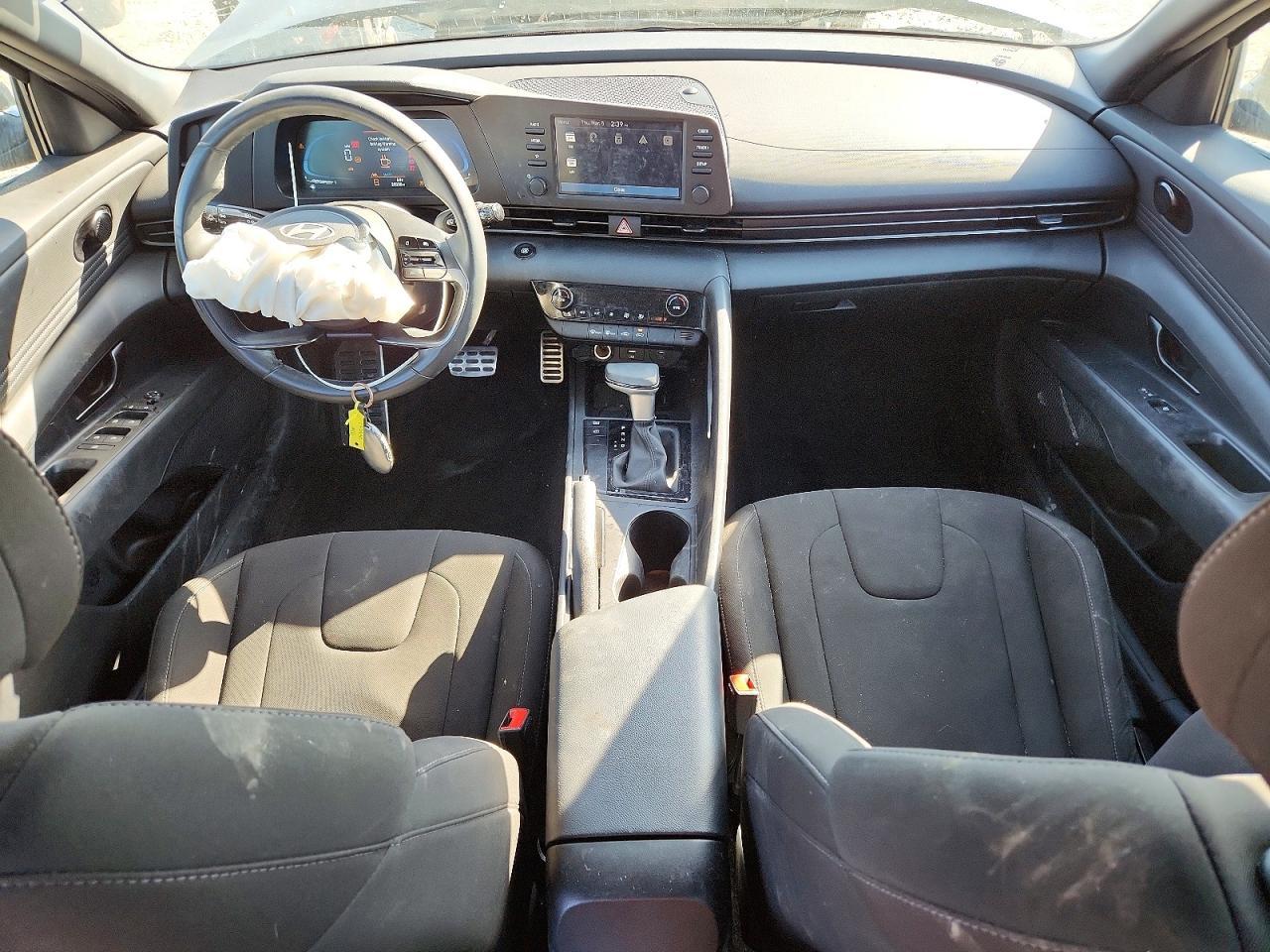 2025 HYUNDAI ELANTRA