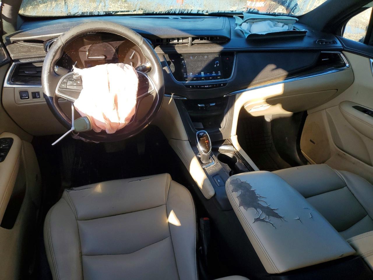 2017 CADILLAC XT5