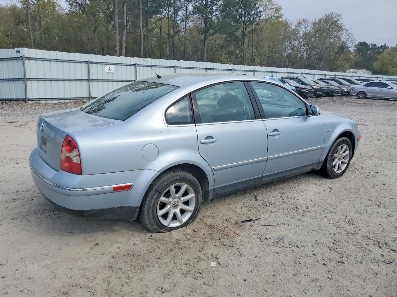 2004 VOLKSWAGEN Passat