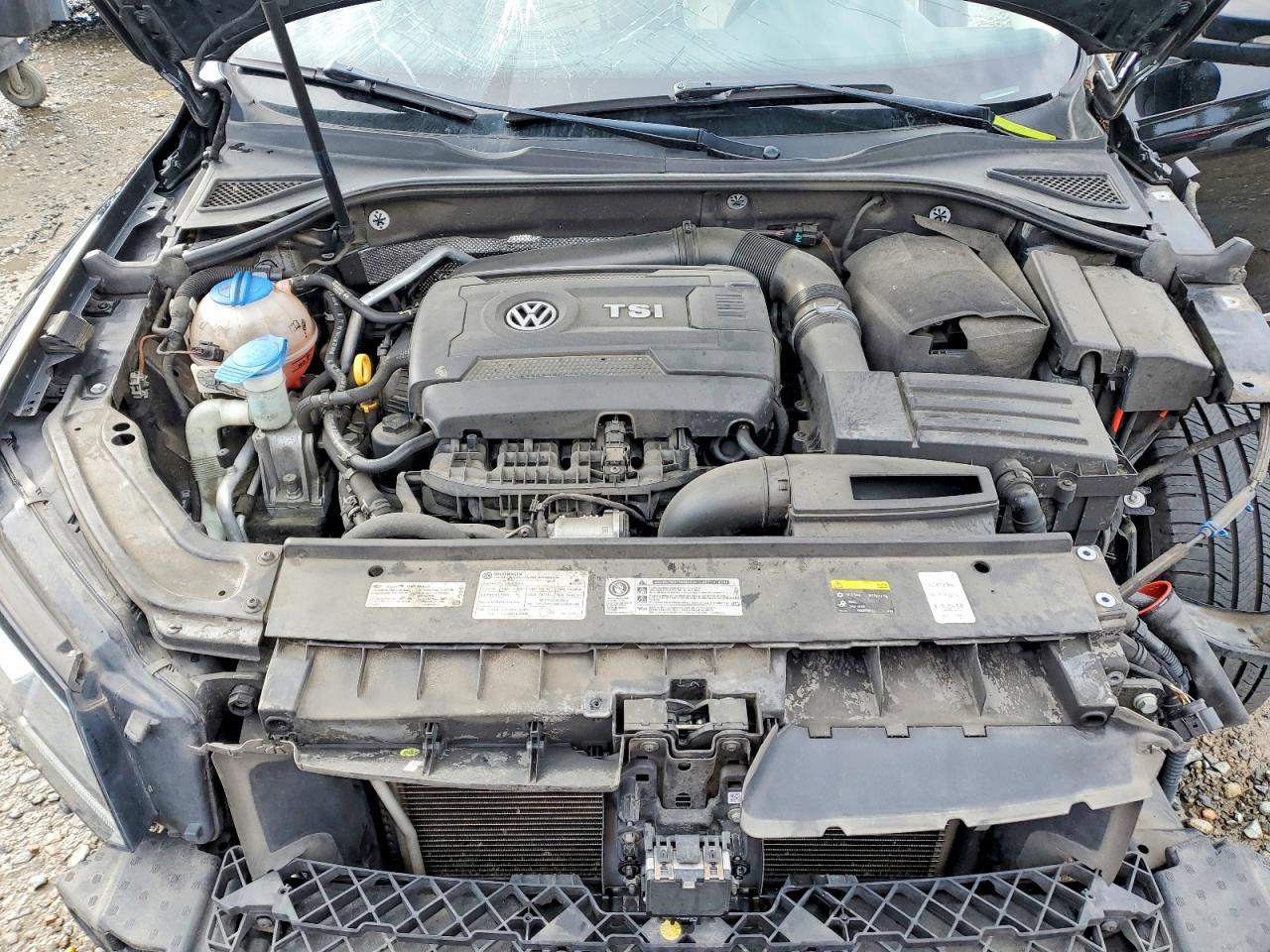 2016 VOLKSWAGEN Passat