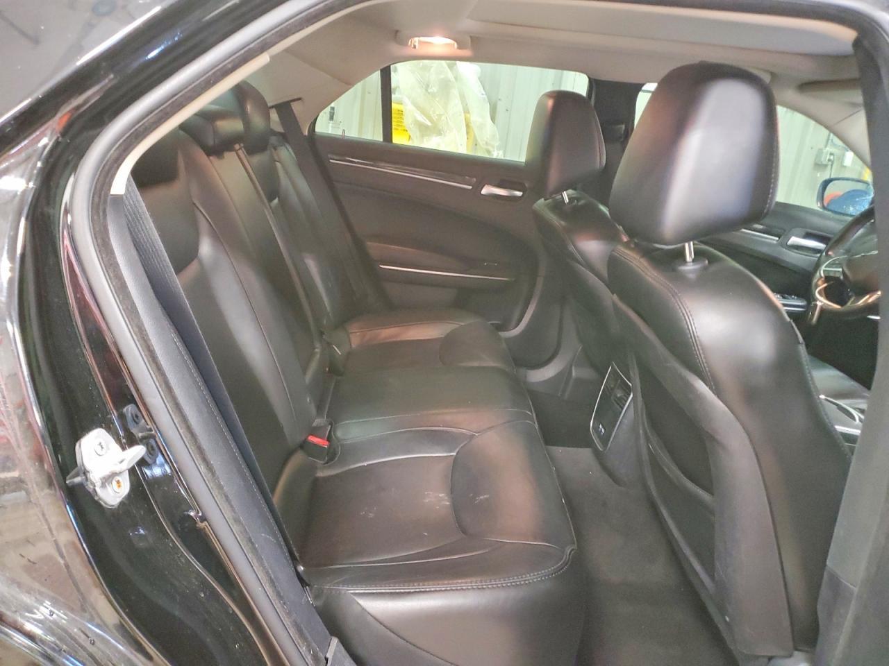 2016 CHRYSLER 300