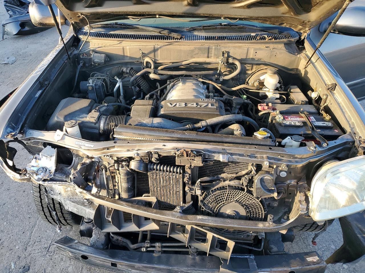 2004 TOYOTA Sequoia