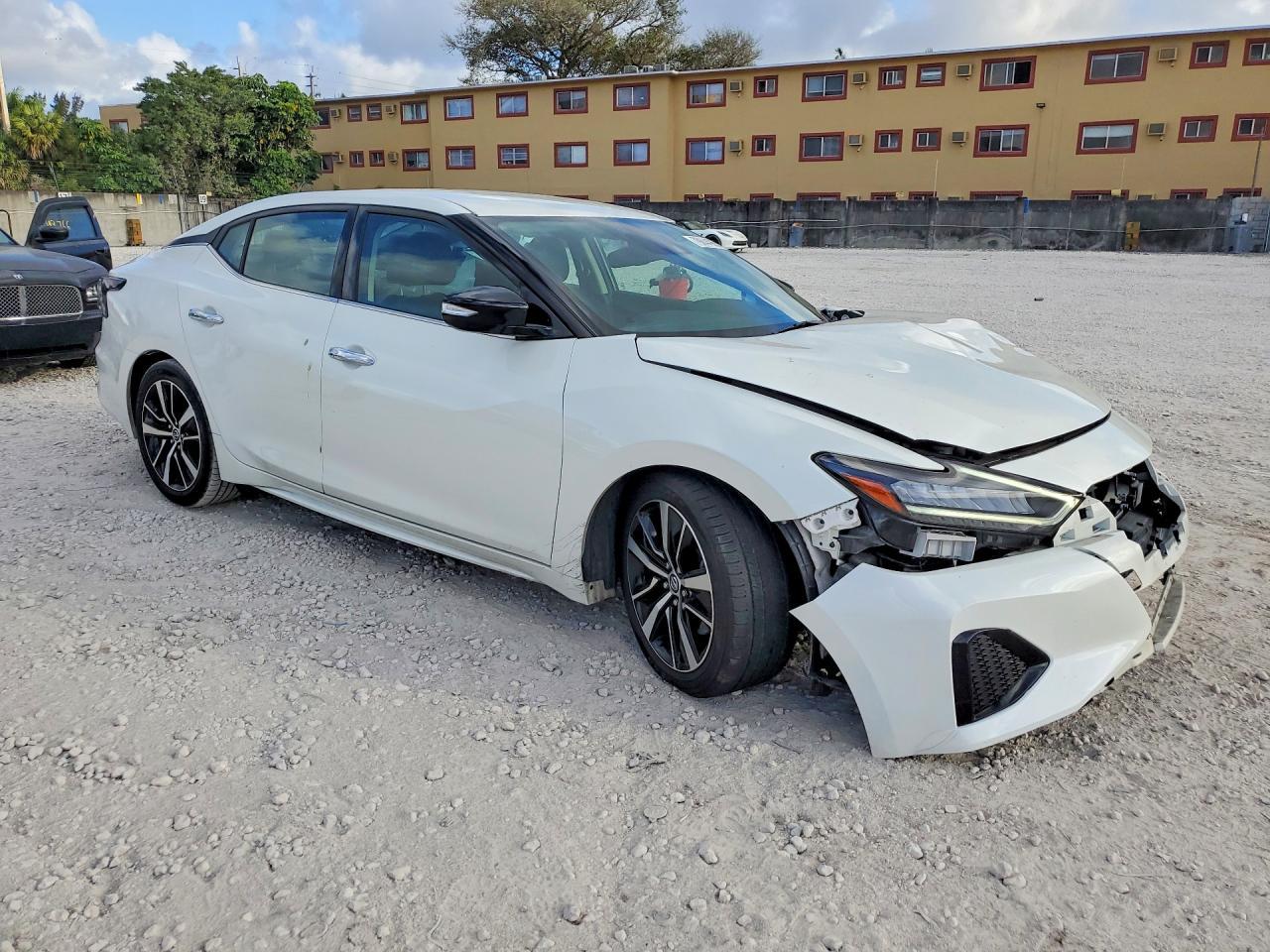2022 NISSAN Maxima