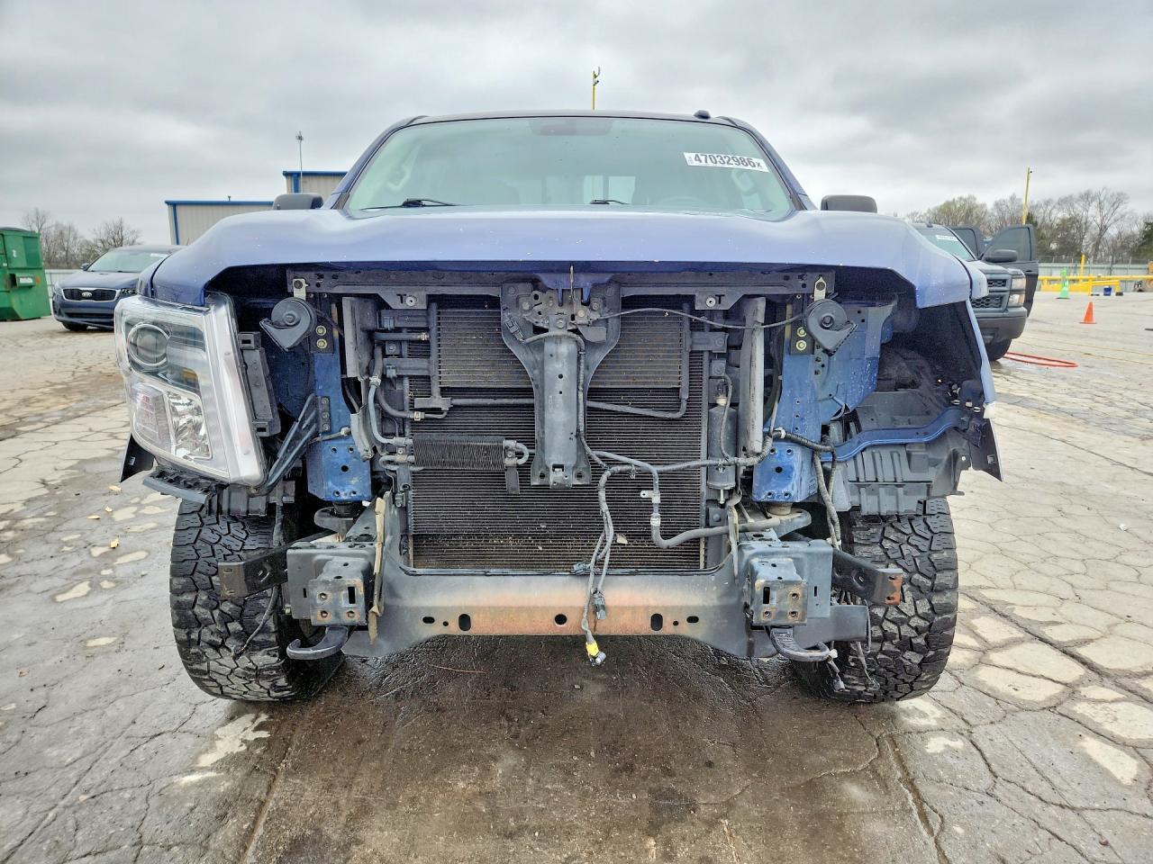 2017 NISSAN Titan