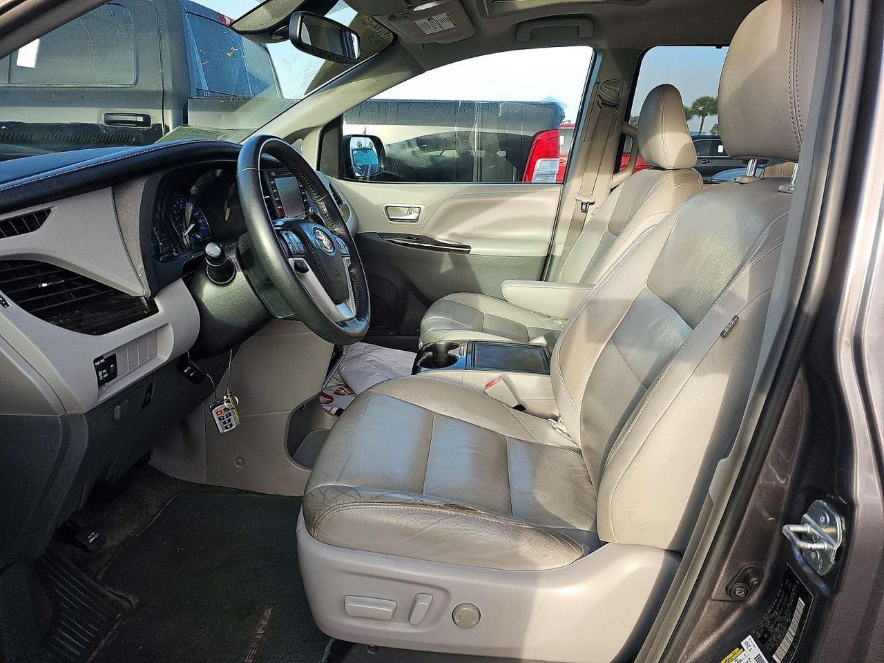 2018 TOYOTA SIENNA