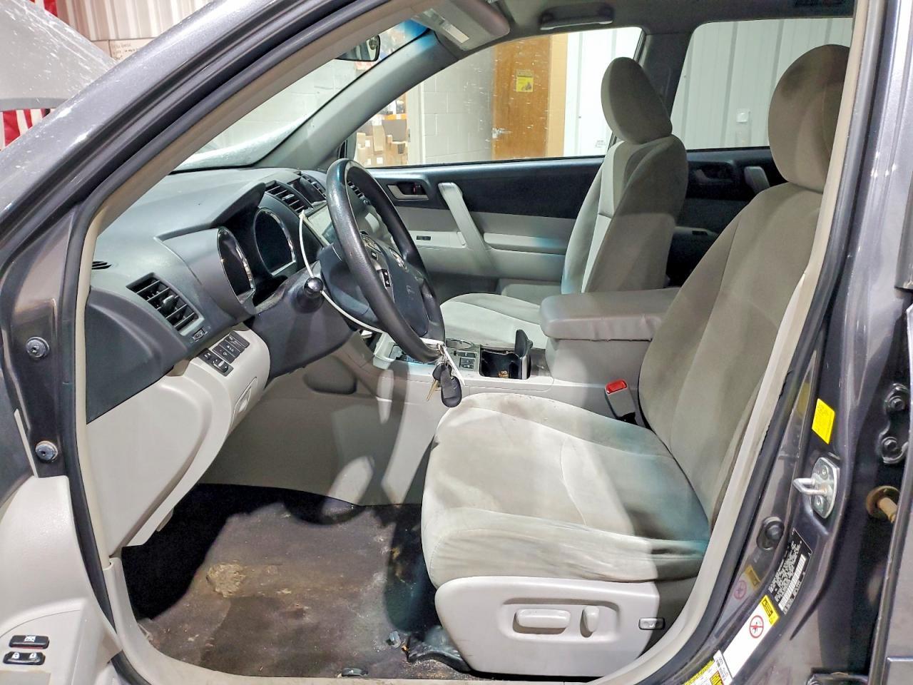 2011 TOYOTA HIGHLANDER
