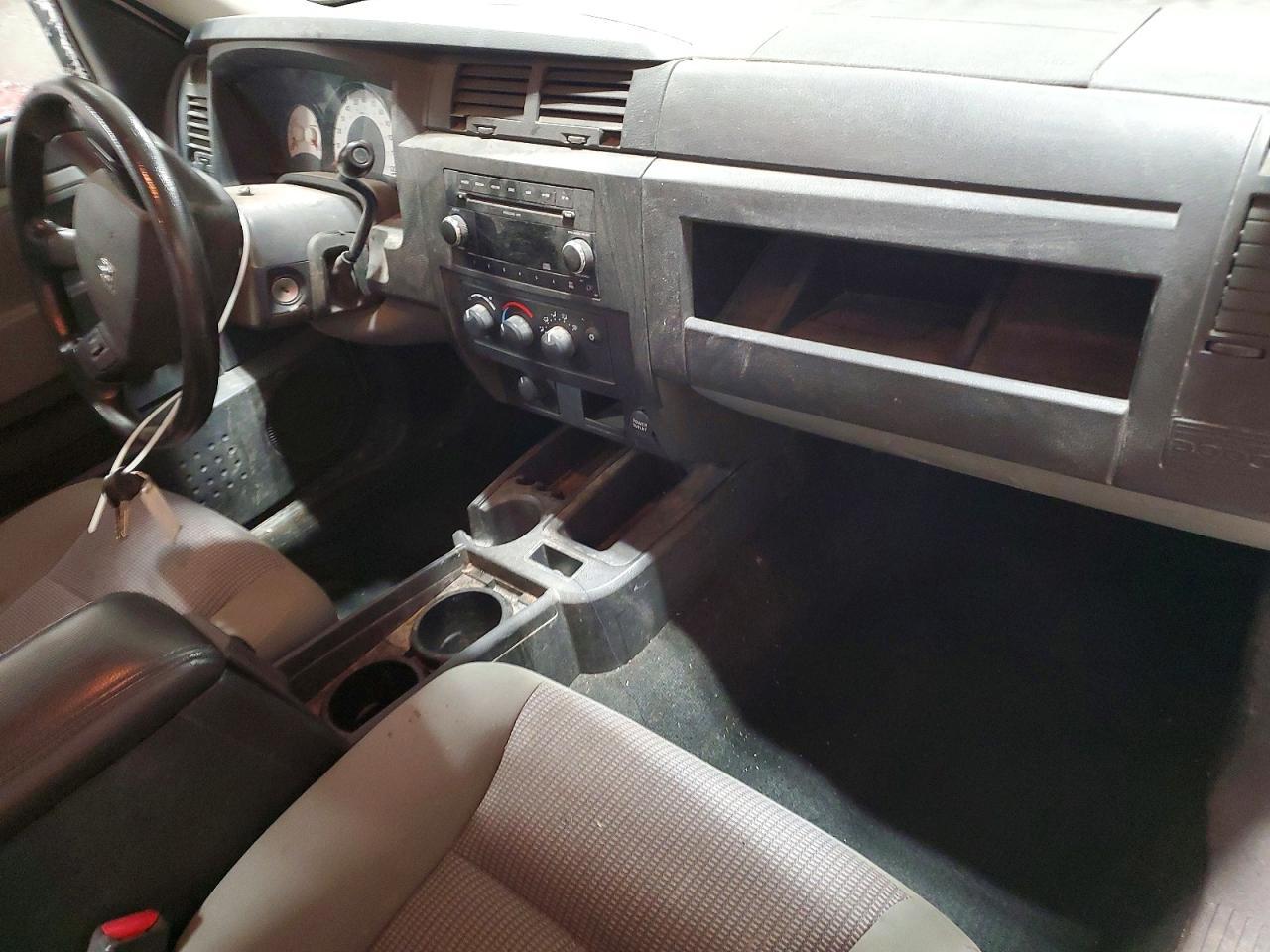 2011 DODGE Dakota