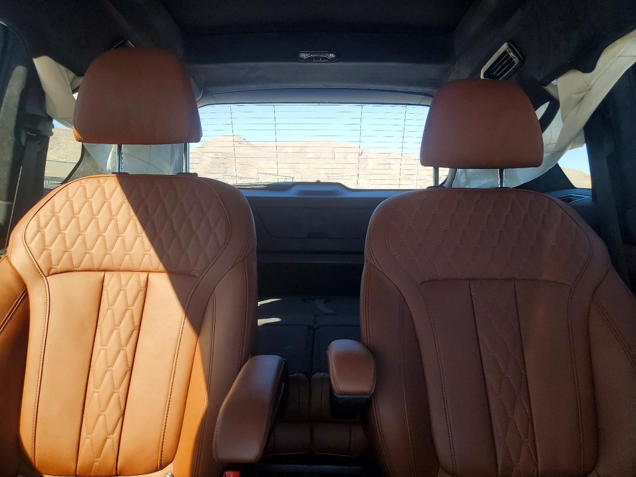 2025 BMW X7