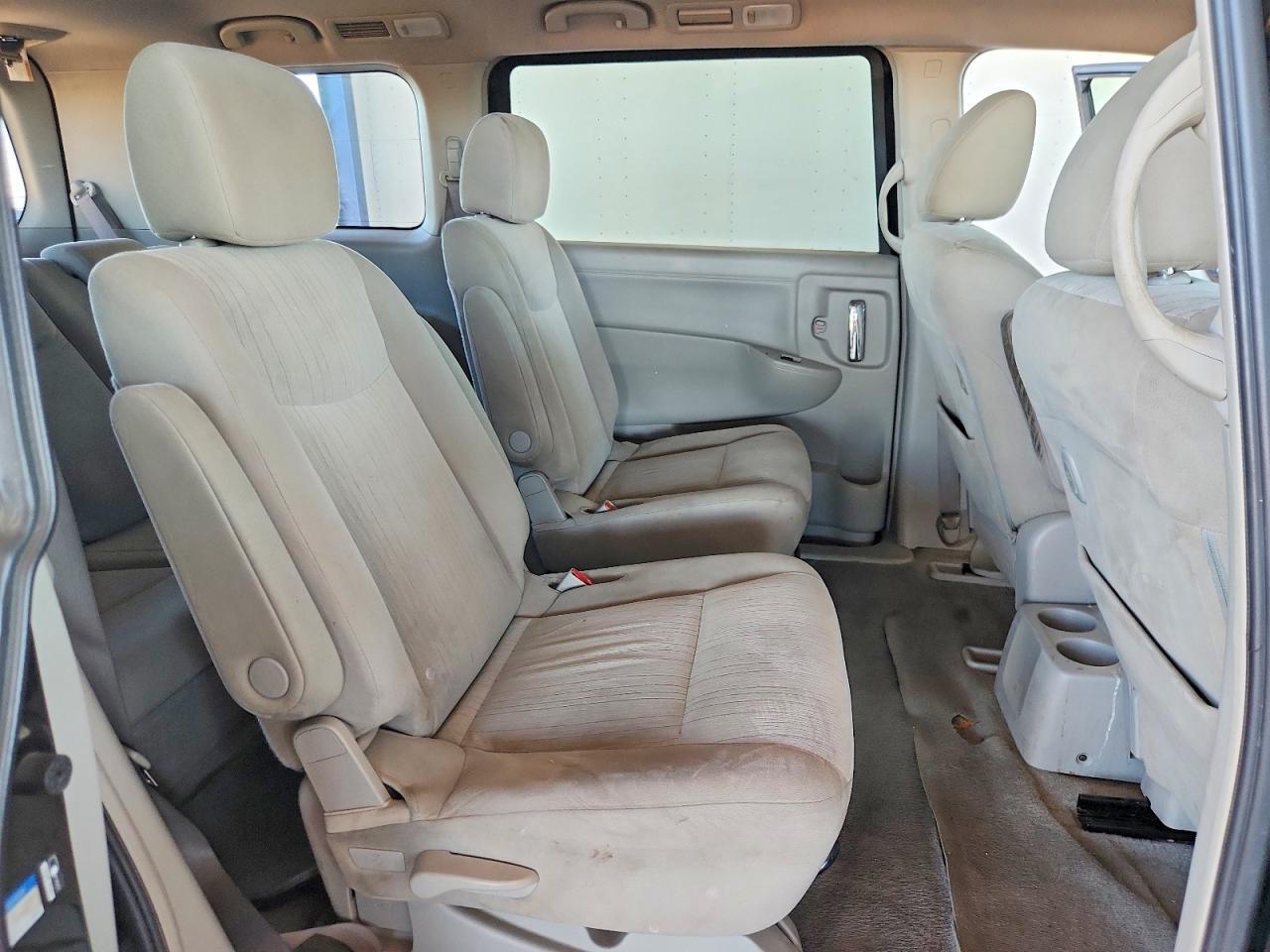 2015 NISSAN Quest