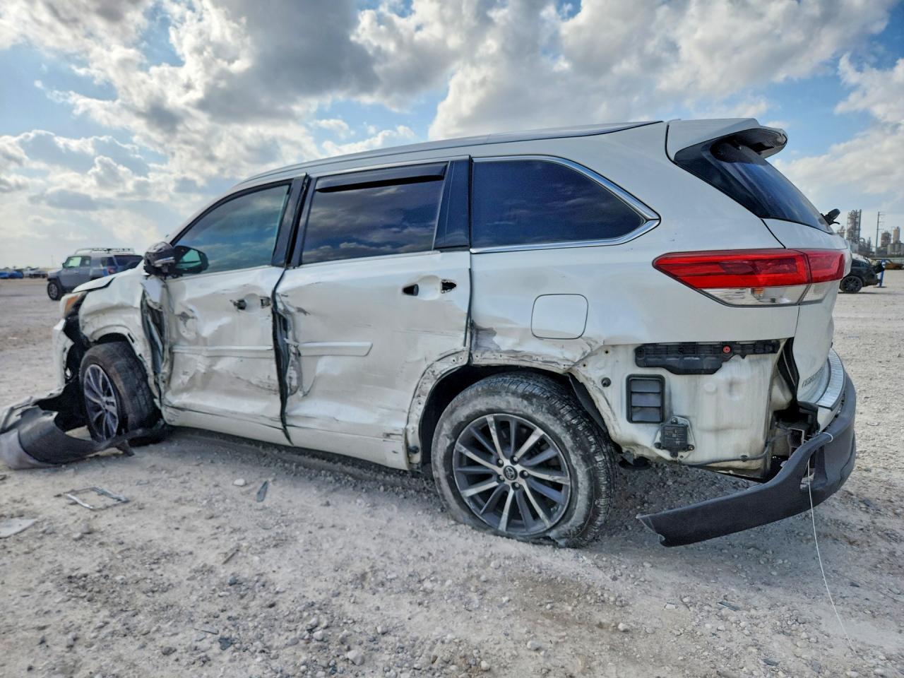 2018 TOYOTA HIGHLANDER