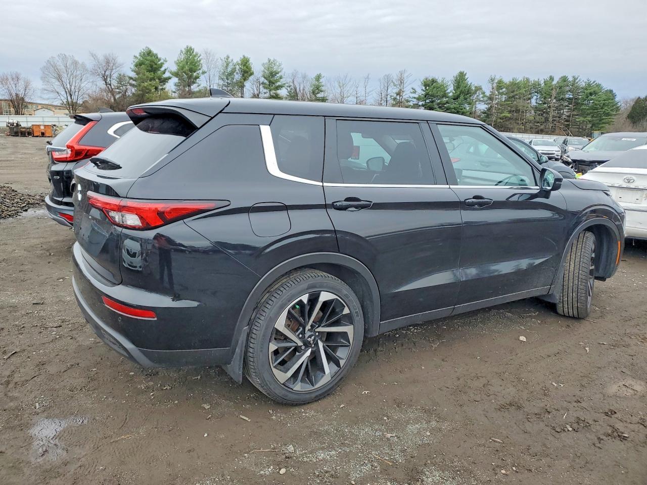 2022 MITSUBISHI outlander