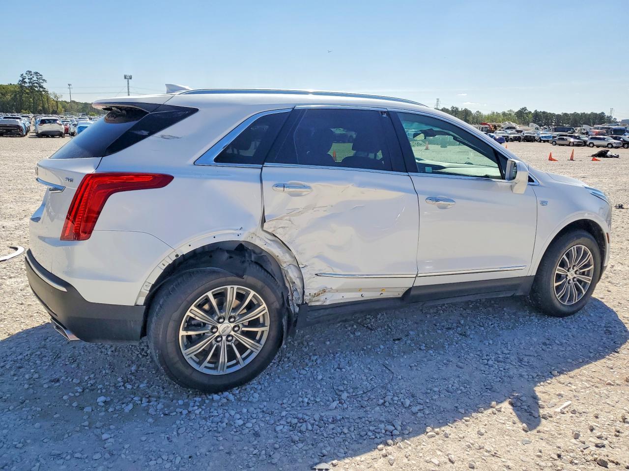 2017 CADILLAC XT5
