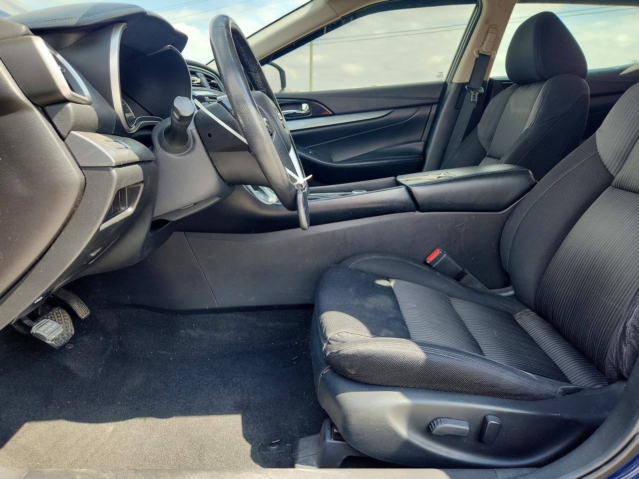 2016 NISSAN Maxima