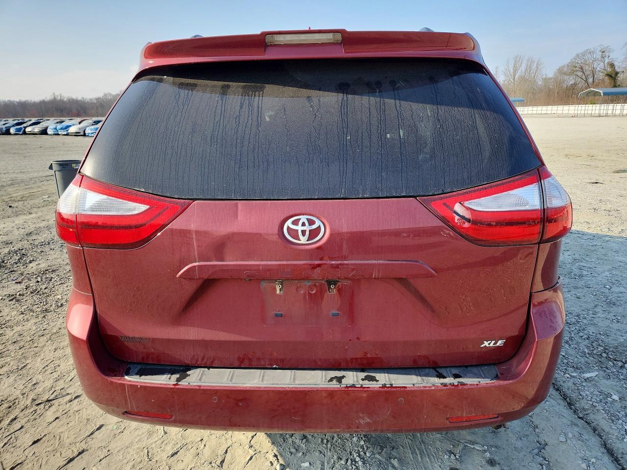 2018 TOYOTA SIENNA