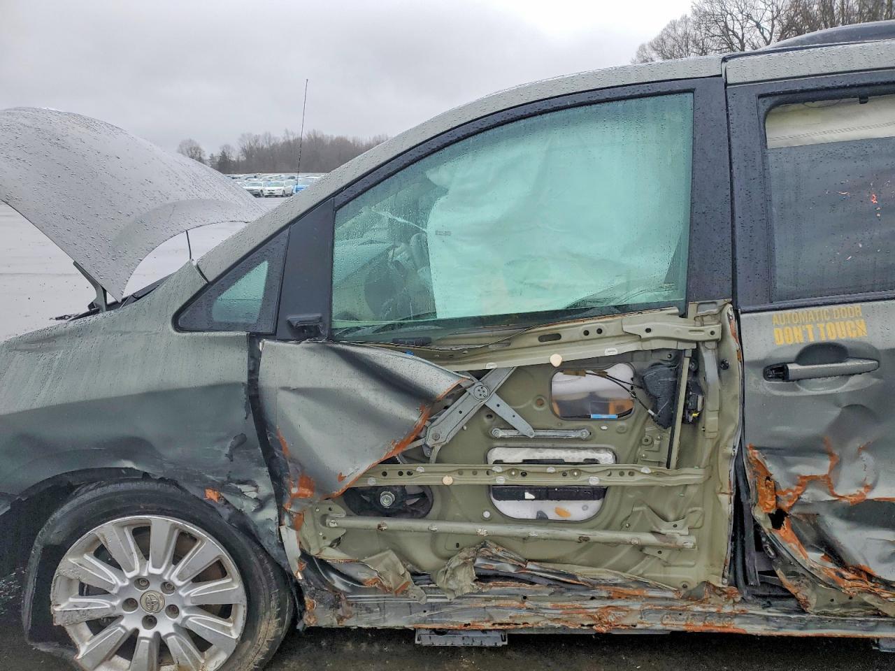 2012 TOYOTA SIENNA
