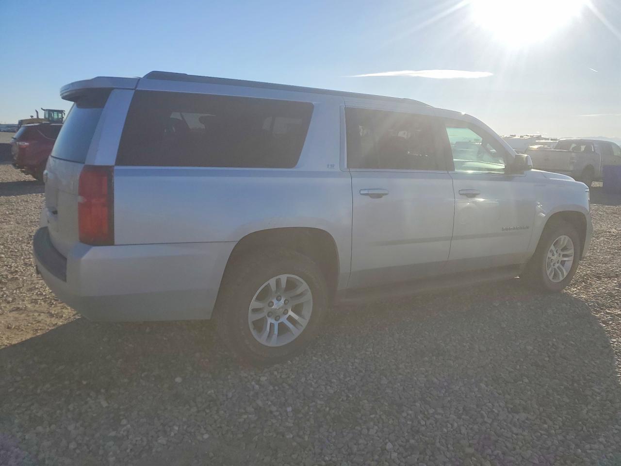2016 CHEVROLET Suburban