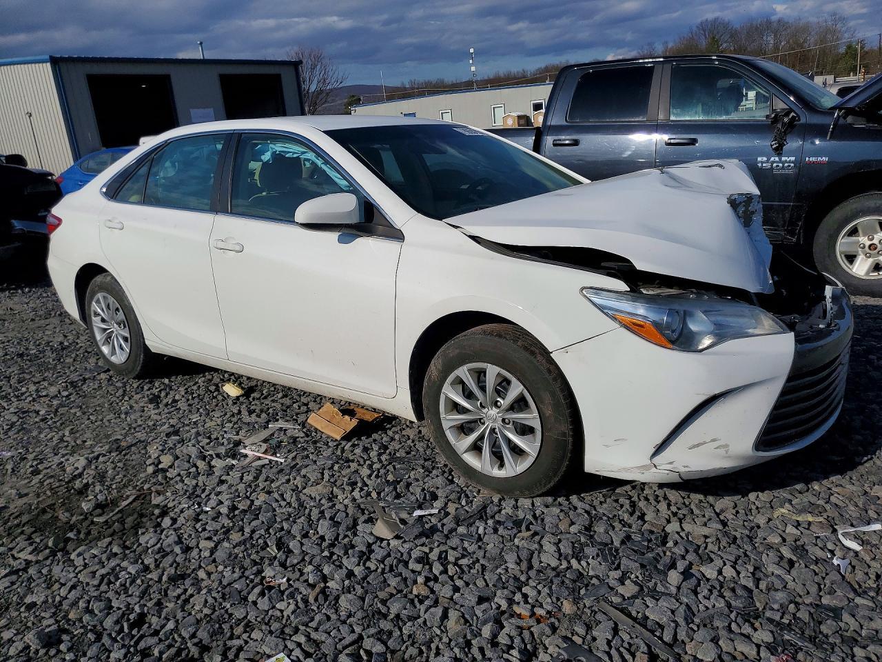 2016 TOYOTA CAMRY