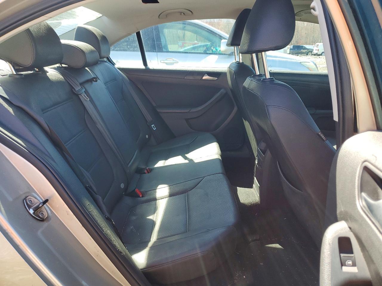 2012 VOLKSWAGEN JETTA
