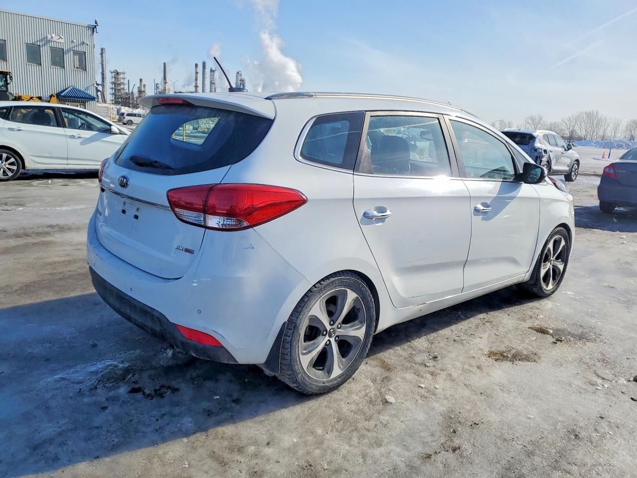 2014 KIA RONDO