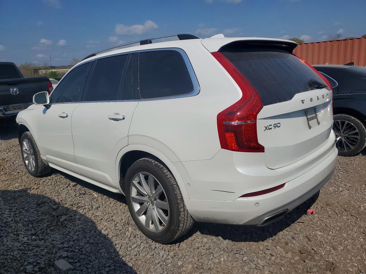 2017 VOLVO XC90