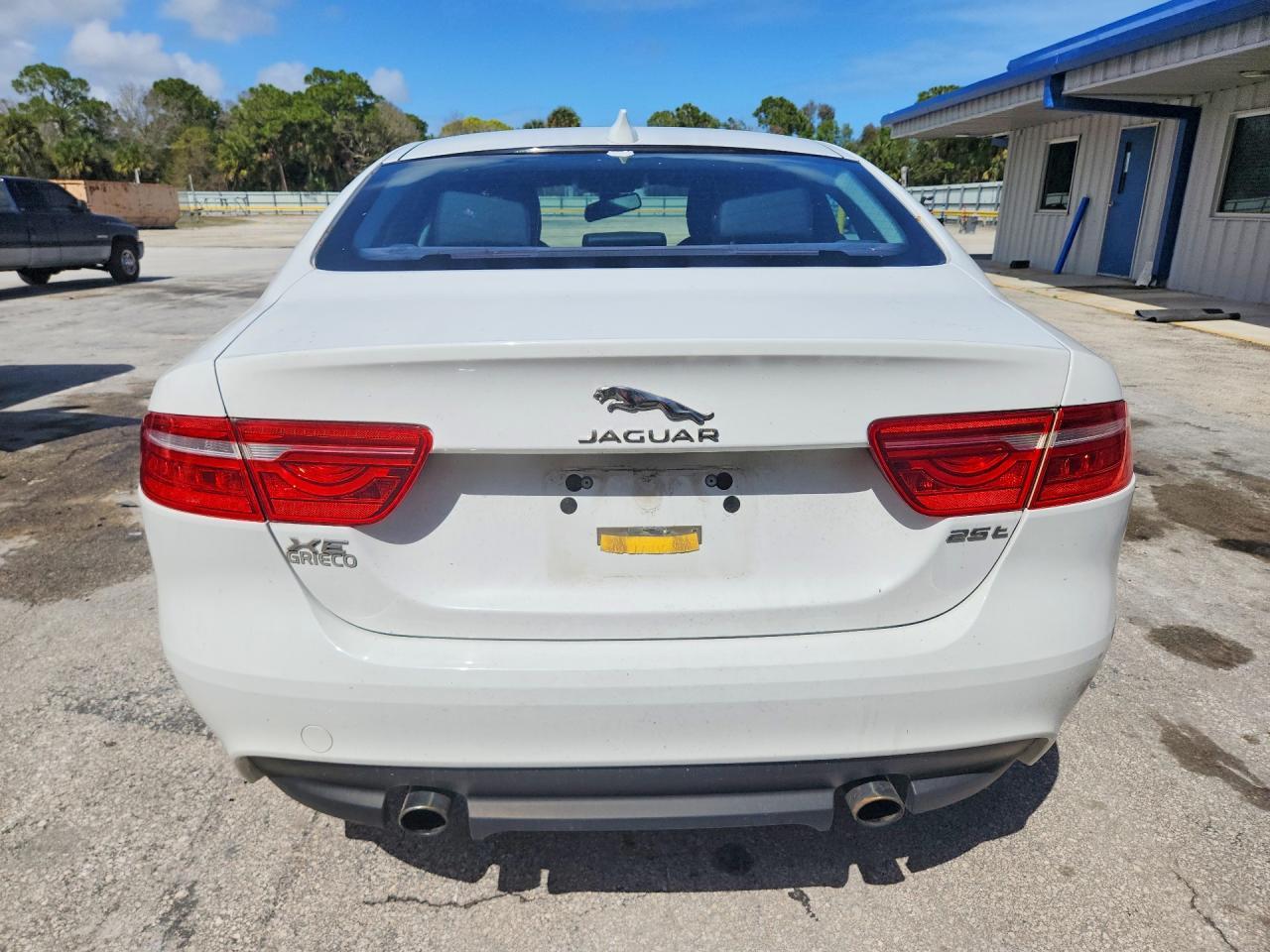 2017 JAGUAR XE