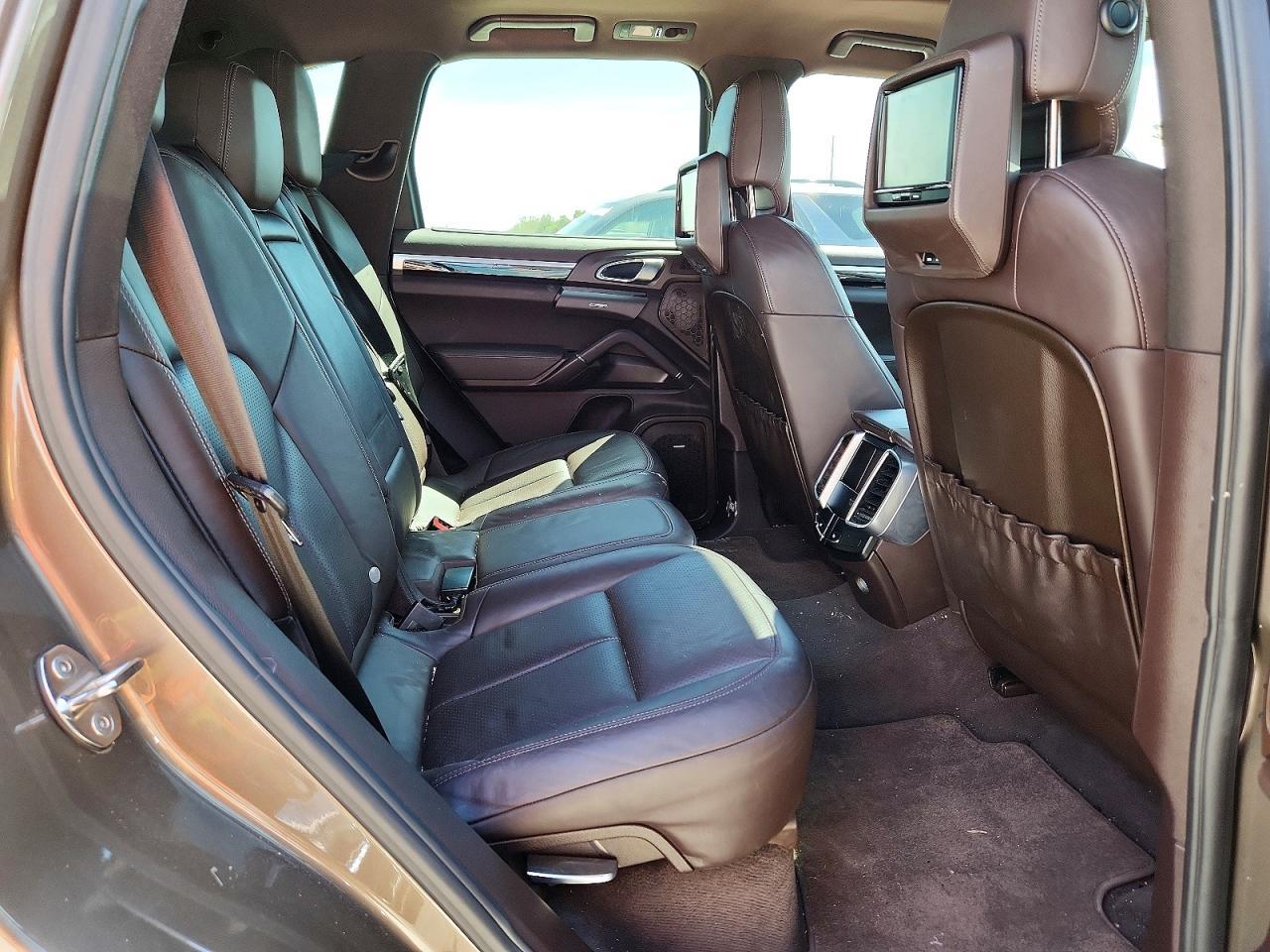 2012 PORSCHE CAYENNE