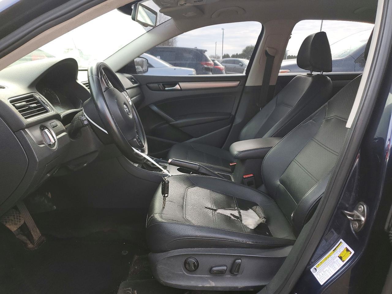2014 VOLKSWAGEN Passat