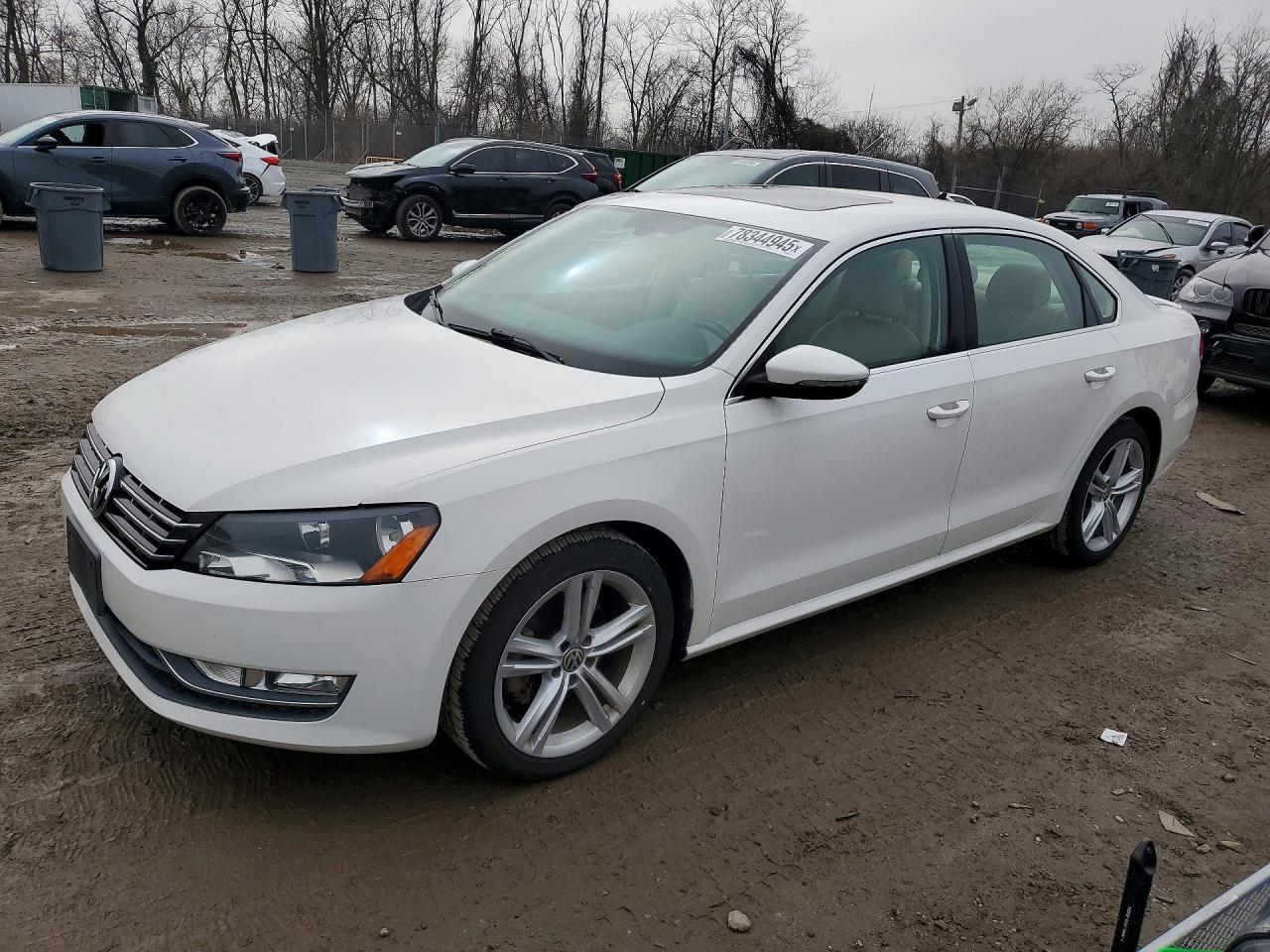 2012 VOLKSWAGEN Passat