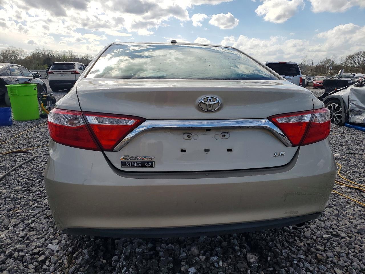 2016 TOYOTA CAMRY