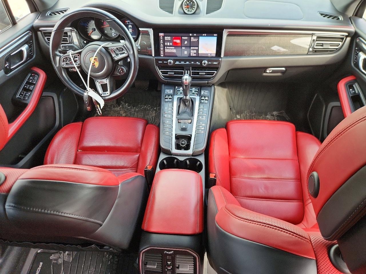 2020 PORSCHE Macan