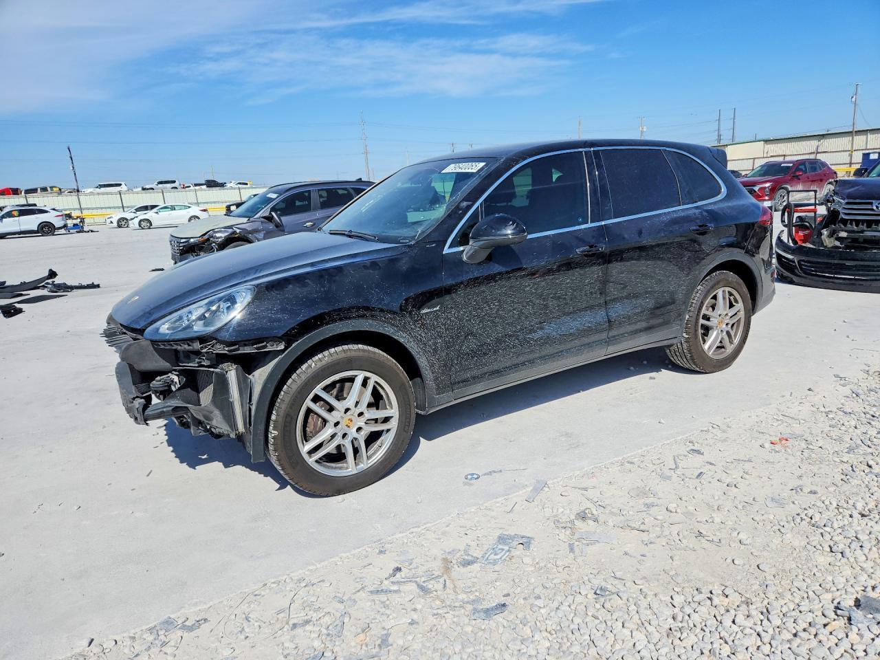 2016 PORSCHE CAYENNE
