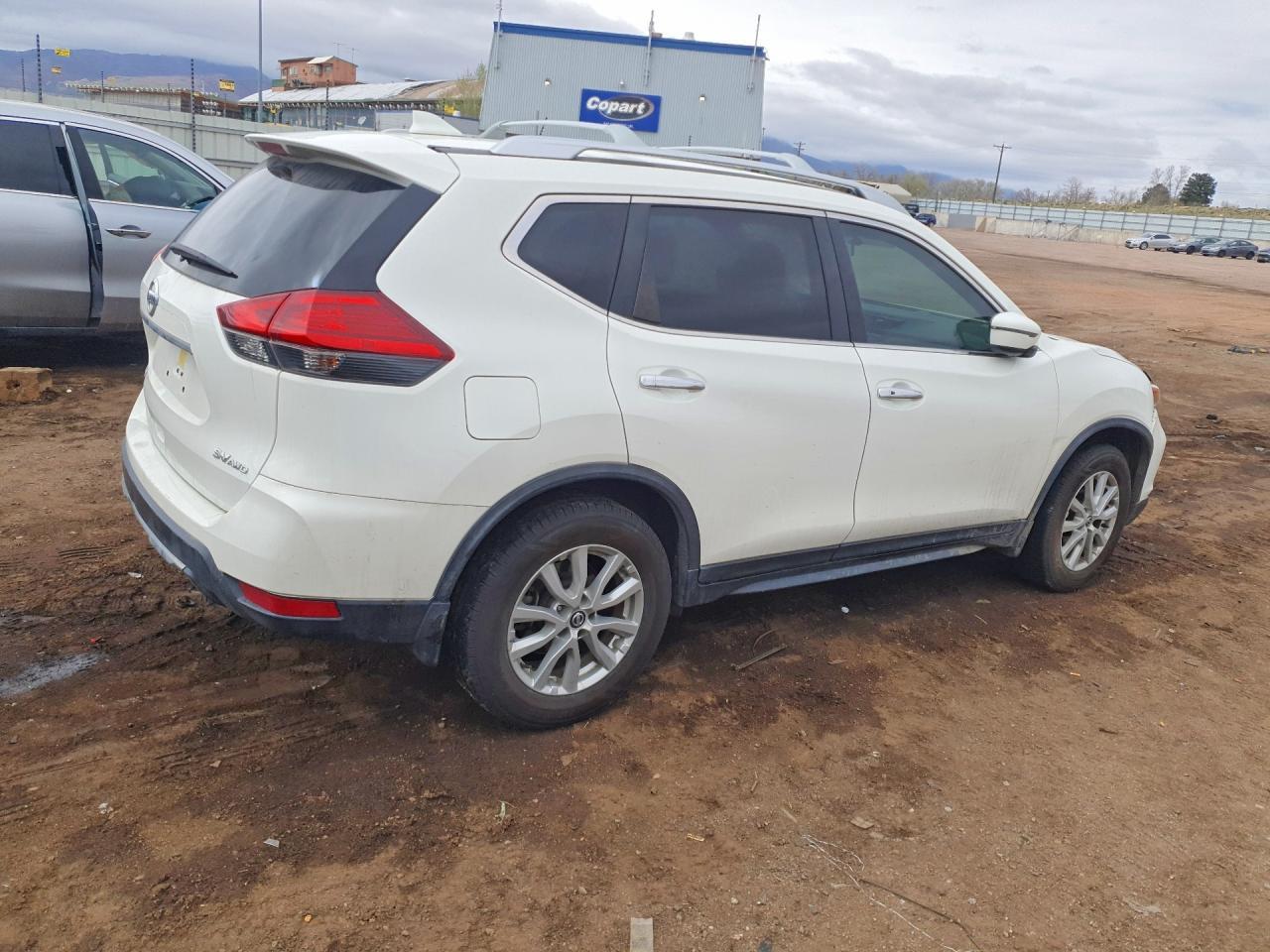 2017 NISSAN ROGUE