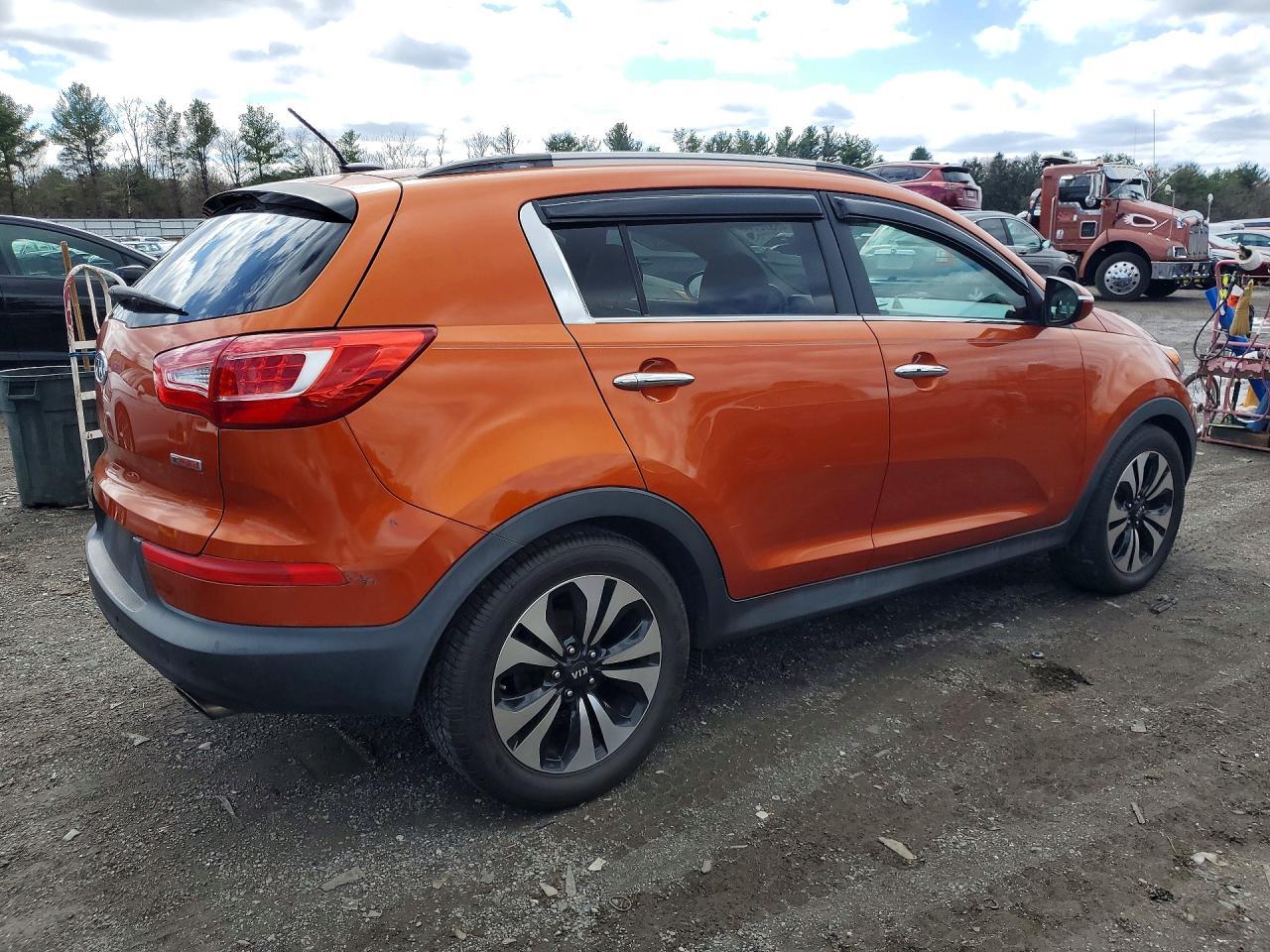 2011 KIA SPORTAGE