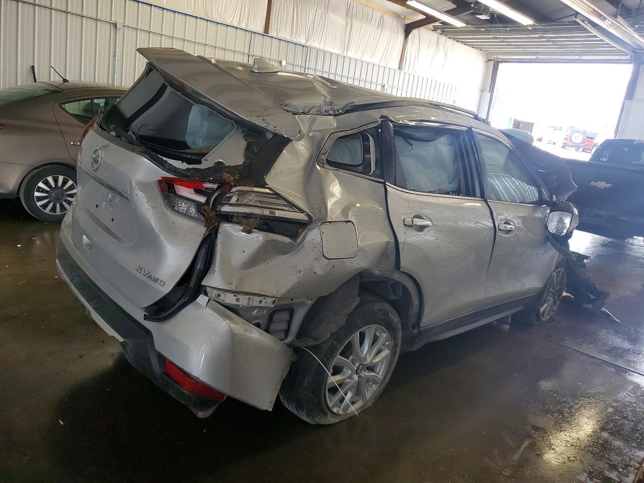 2017 NISSAN ROGUE