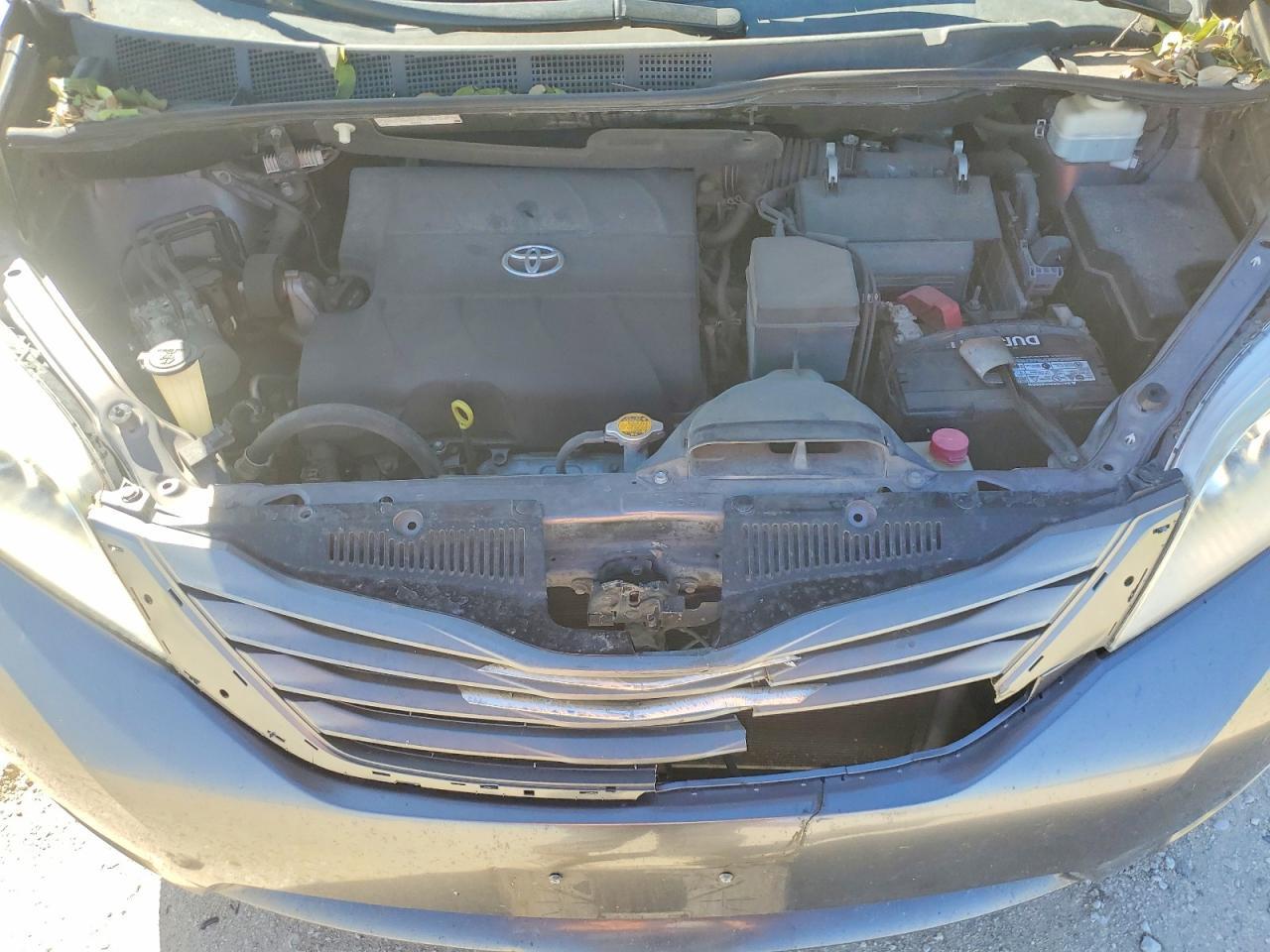 2014 TOYOTA SIENNA