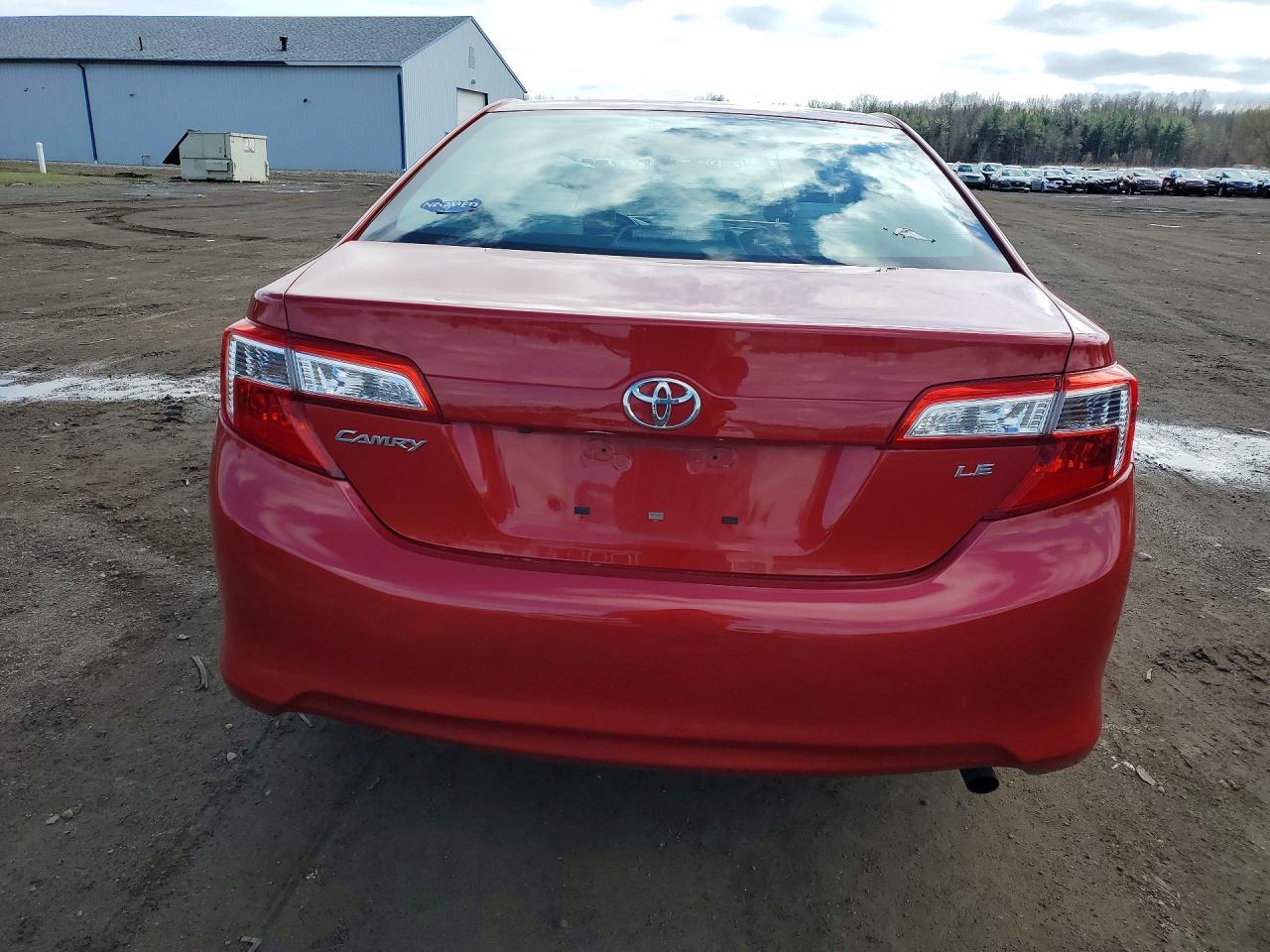 2014 TOYOTA CAMRY