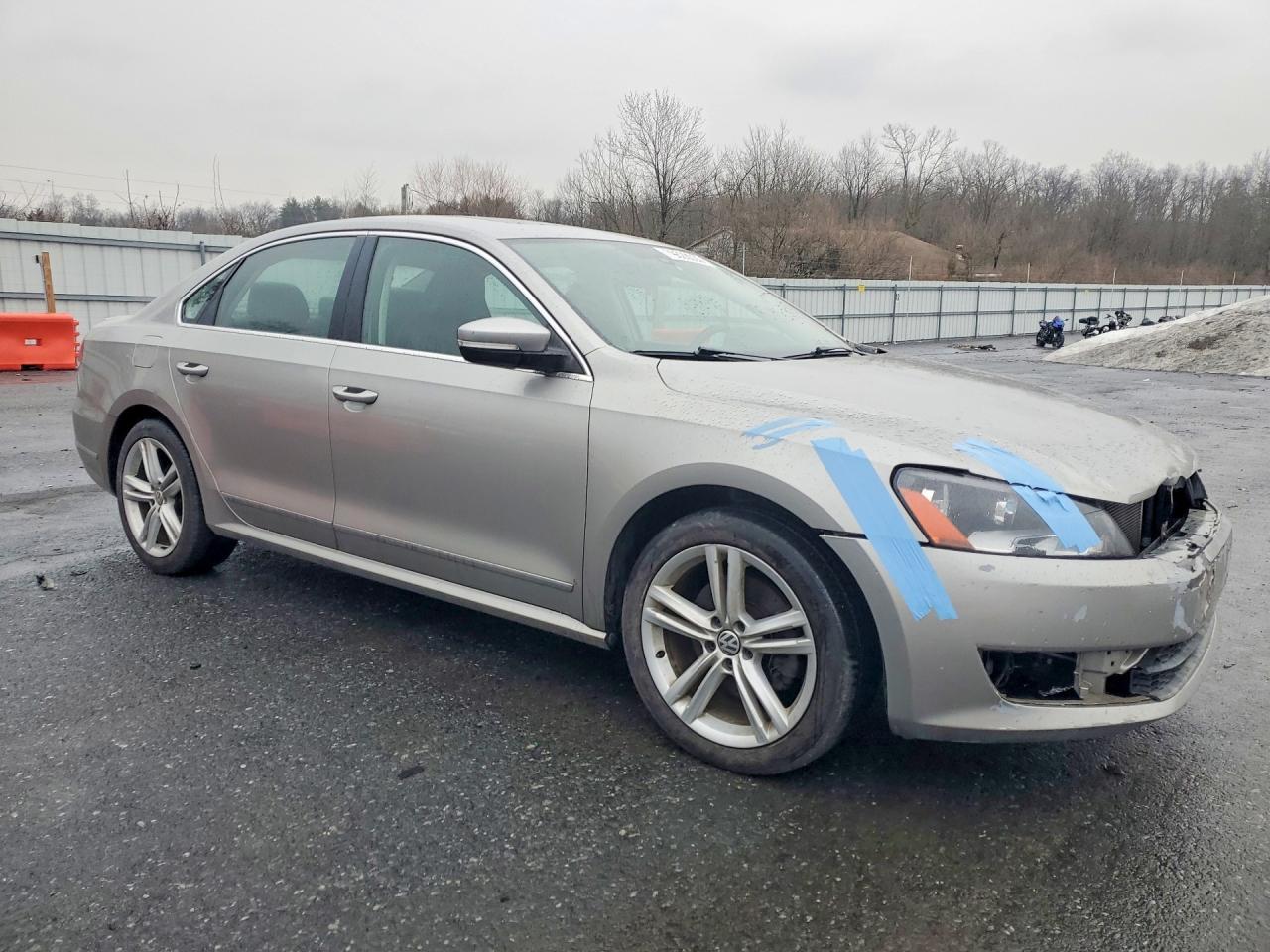 2014 VOLKSWAGEN Passat