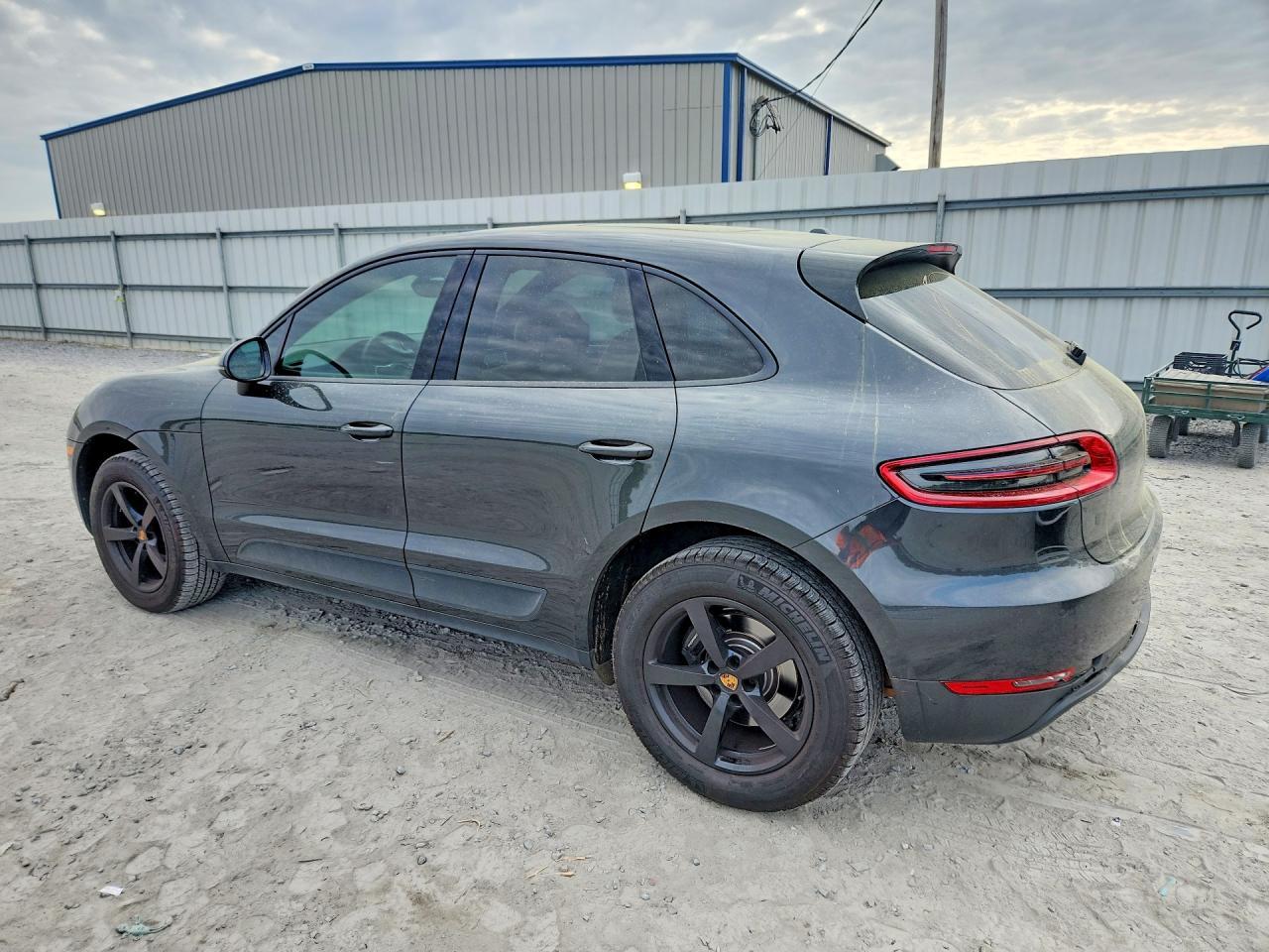 2018 PORSCHE Macan