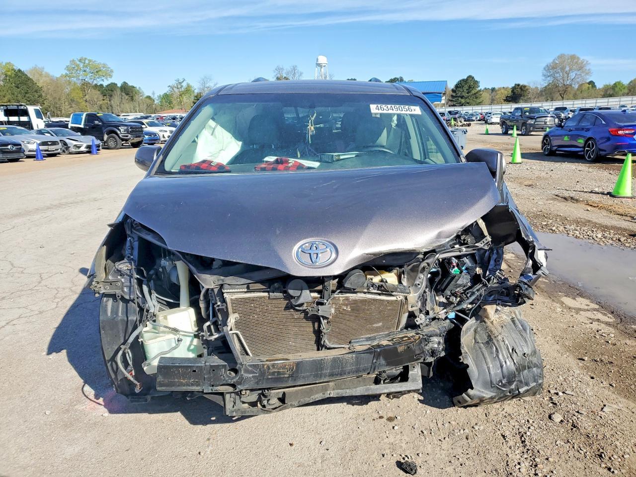 2015 TOYOTA SIENNA