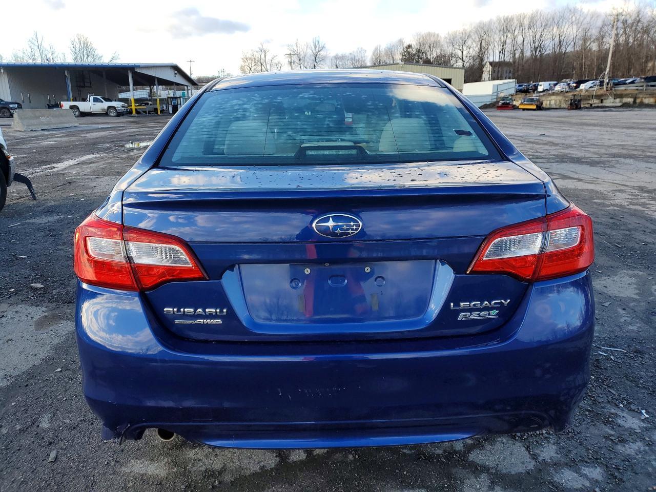 2015 SUBARU Legacy