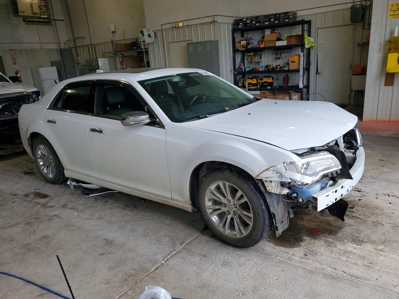 2016 CHRYSLER 300