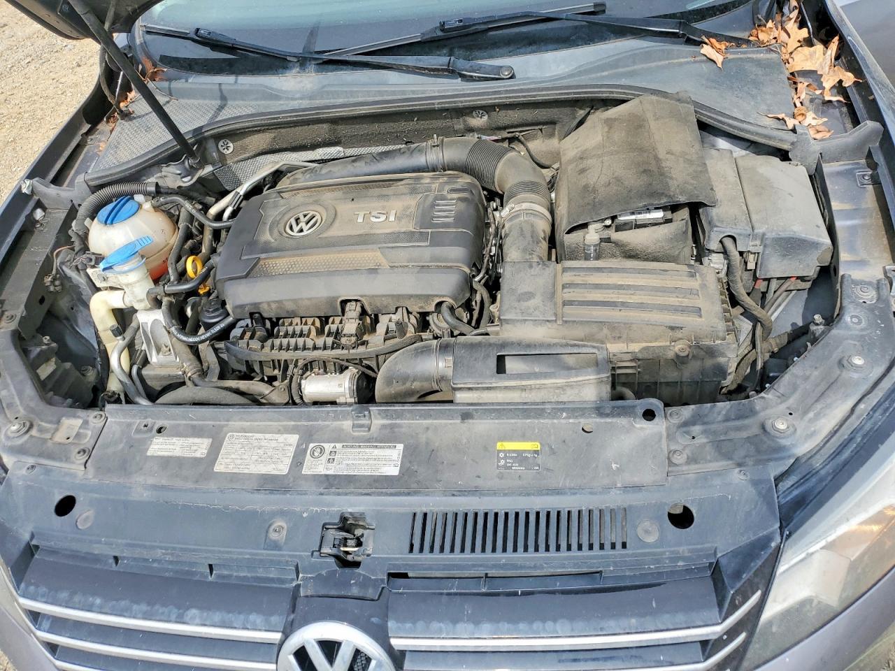 2014 VOLKSWAGEN Passat