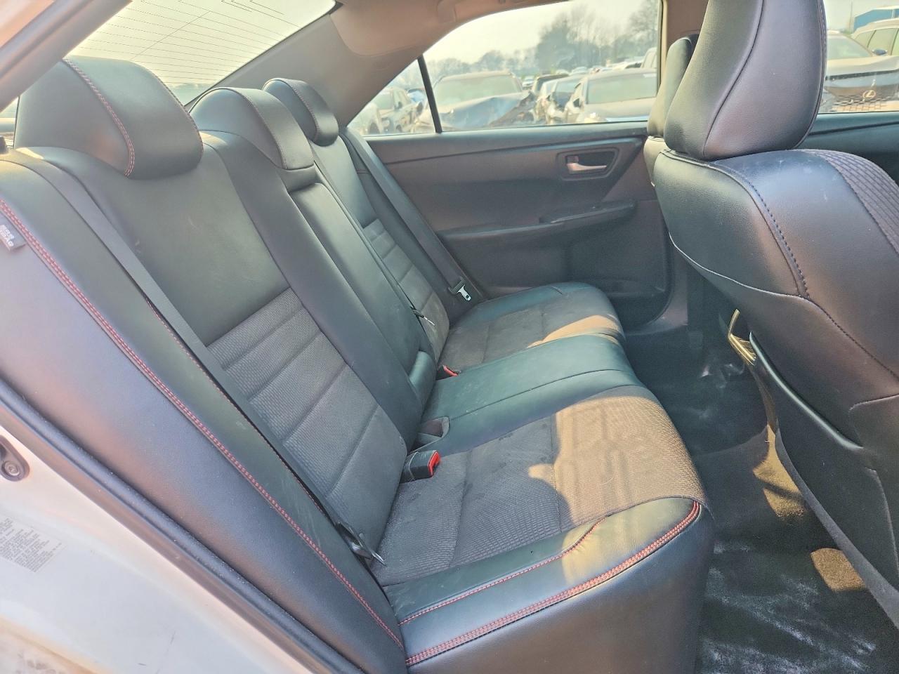2016 TOYOTA CAMRY