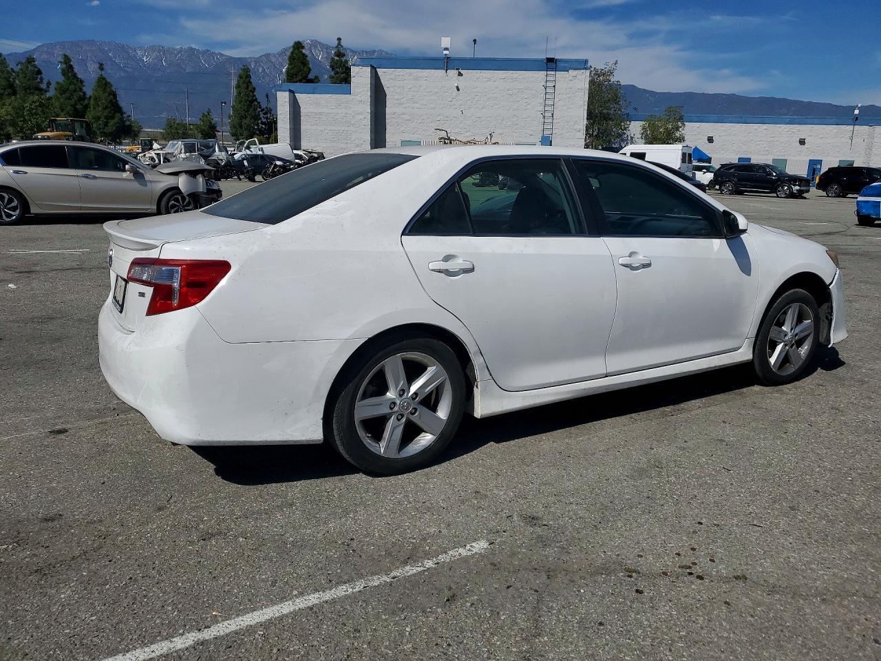 2013 TOYOTA CAMRY